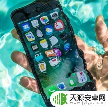 手机掉到水里怎么修理(手机掉到水里怎么修理好)