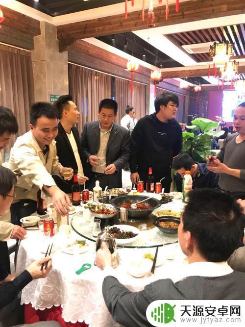 单位聚餐的抖音(单位聚餐的抖音怎么说)