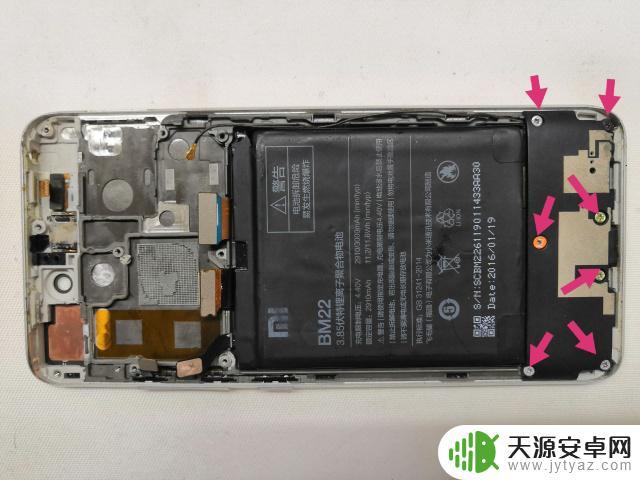 手机不拆如何看出受潮(怎么判断手机是否受潮)
