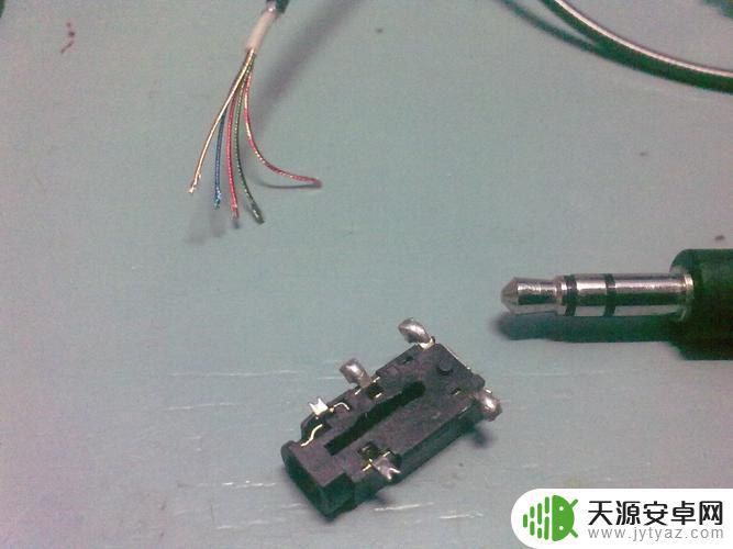 怎么拆手机耳机插座(怎么拆手机耳机插座视频)