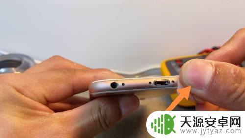 手机听筒小孔怎么拆除(手机听筒小孔怎么拆除图解)