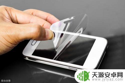手机胋莫怎么贴(手机膜怎么贴不起泡)