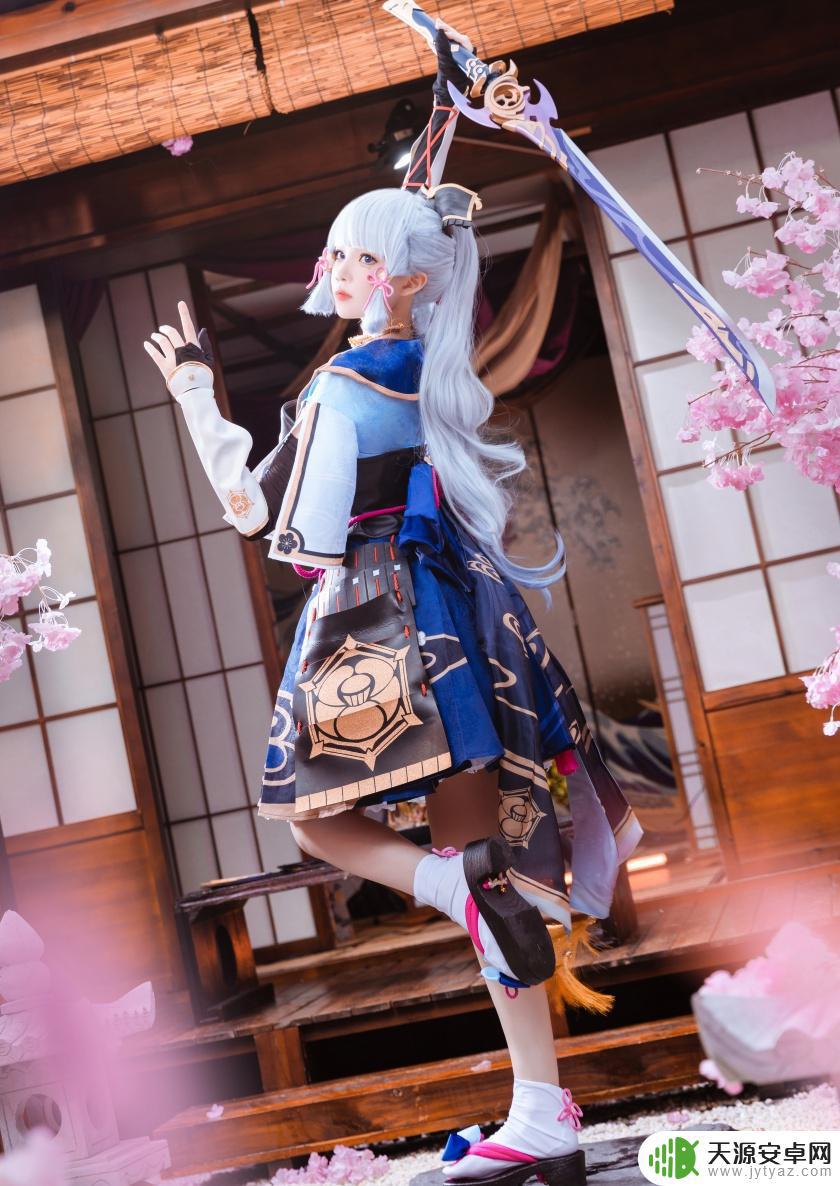 原神绫华cos照片 桜桃喵原神cos~神里绫华 cosplay写真美图作品欣赏