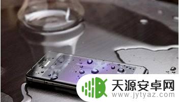 初期雨水怎么手机 手机被雨淋了怎么处理