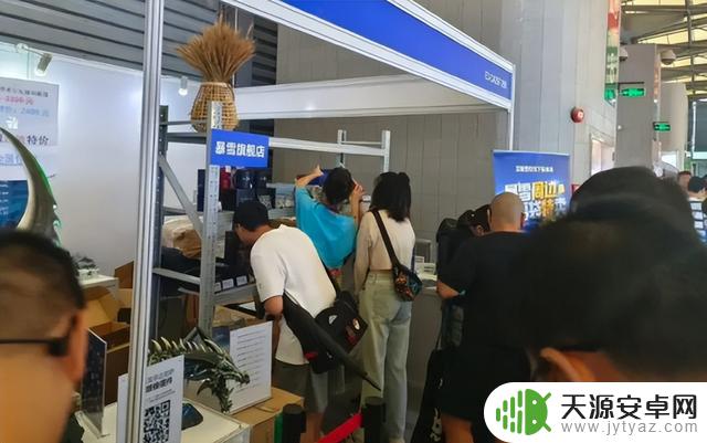 暴雪参展ChinaJoy，周边遭玩家疯抢！魔兽手游技术总监跑路