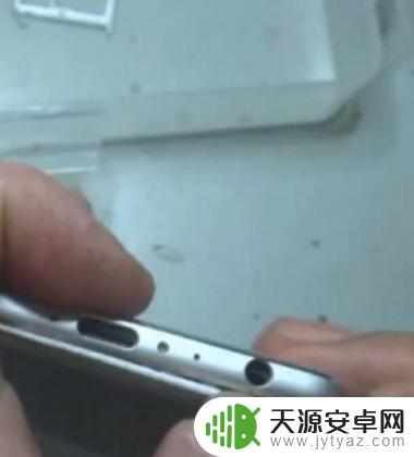 手机怎么分离盖板 华为手机拆后盖板工具