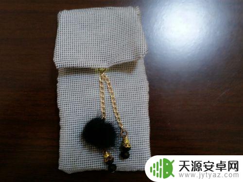 怎样做小手机包 手工布艺手机包的裁剪与缝制技巧