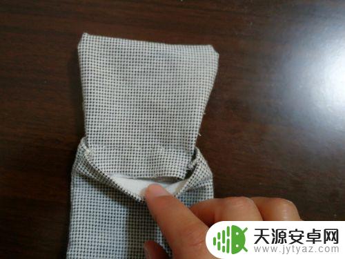 怎样做小手机包 手工布艺手机包的裁剪与缝制技巧