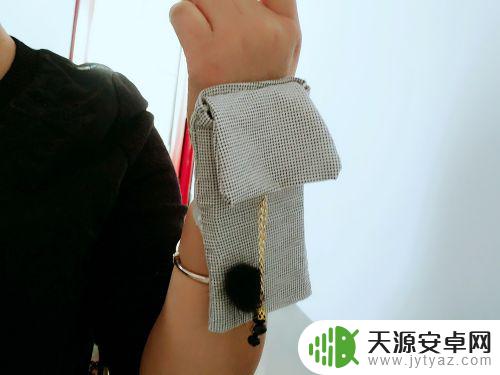 怎样做小手机包 手工布艺手机包的裁剪与缝制技巧