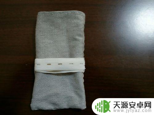怎样做小手机包 手工布艺手机包的裁剪与缝制技巧