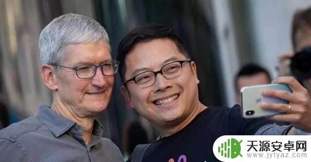 苹果脱钩刚成功，iPhone15价格就崩了，外媒：中国不再低头