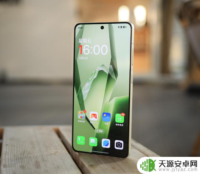 8月值得购买的3款性价比超高的手机，512GB内存让你体验旗舰级别的性能
