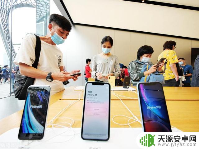 揭秘iPhone命名背后的秘密：为什么只有“P”大写？