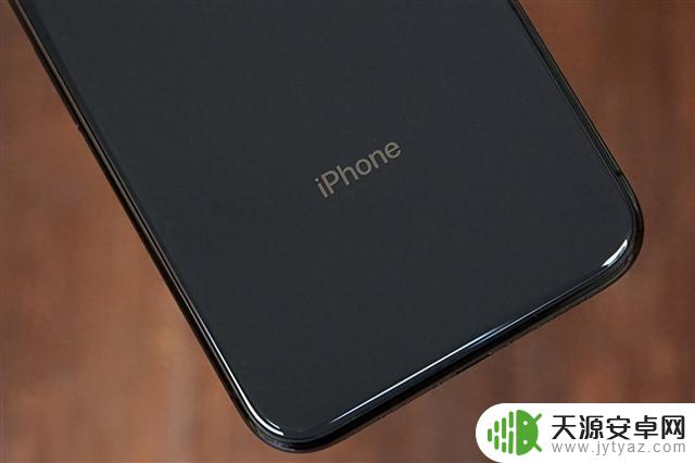 揭秘iPhone命名背后的秘密：为什么只有“P”大写？