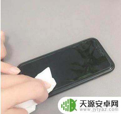 手机掉厕所如何快速去味道 手机掉厕所里怎么清洗