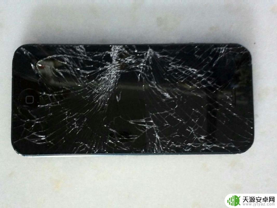 手机屏玻璃裂了怎么办 手机屏幕碎了用牙膏修复可行吗