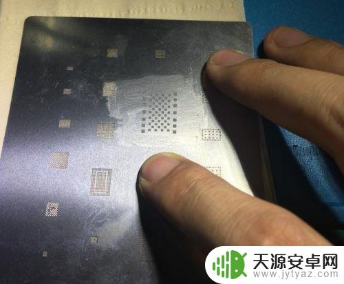 硬壳手机怎么装硬盘 iPhone 6s手机硬盘扩容从16G升级到128G的方法