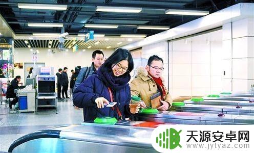 手机如何快速进火车站 铁路乘车刷手机进站乘车的必备条件和要求