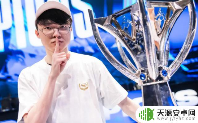 狂魔哥Faker碰瓷UZI？5个皮肤不如一诺一个，UZI纯属阿猫阿狗