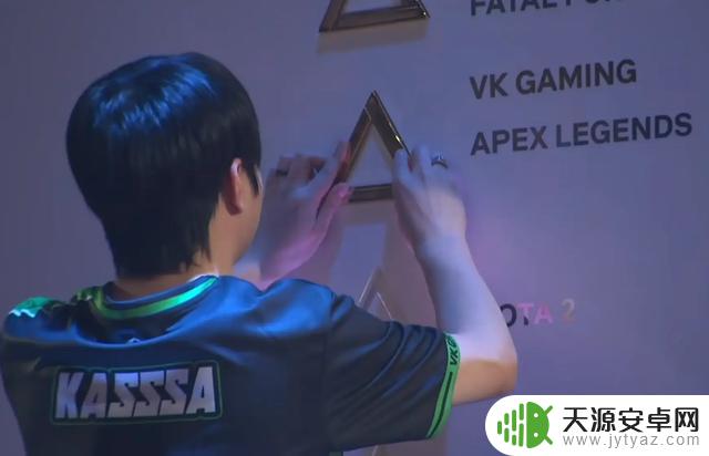VKG团队夺得《Apex英雄》世界冠军,巅峰加冕!