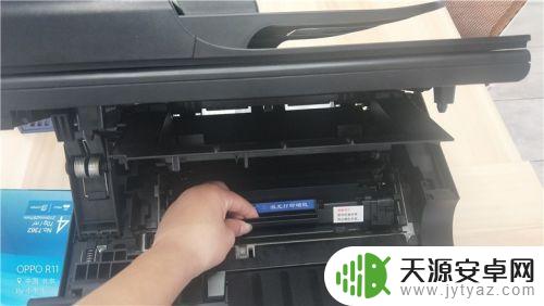 家庭打印机怎么换墨 如何给打印机更换墨盒的步骤
