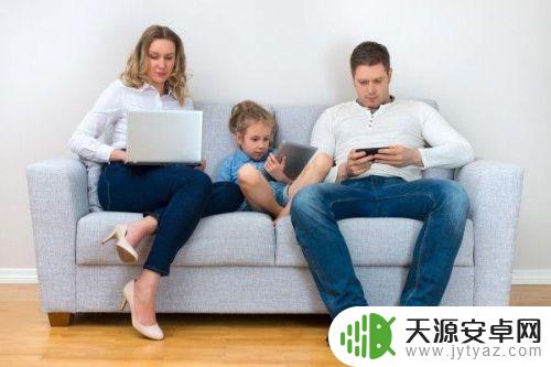 怎么能让叛逆期孩子学会控制玩手机 初中生手机使用过度怎么办