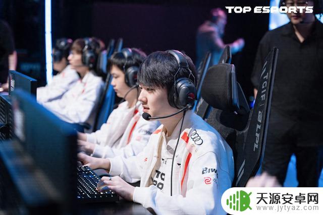 TES2-0完胜BLG，迎来第9连胜！JKL火力暴涨，shadow多次失误被击杀