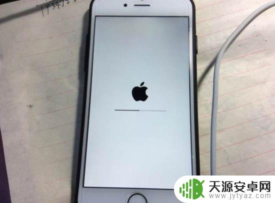 苹果手机打不开机一直显示白苹果 为什么我的苹果手机无法正常开机只显示白苹果