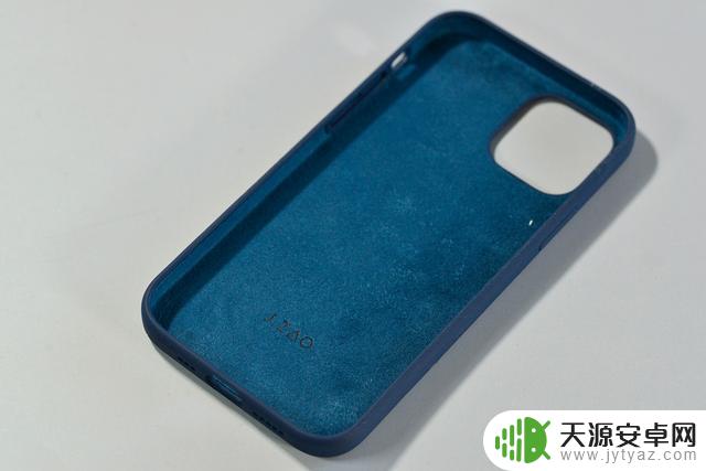 苹果手机12怎样自己贴膜呢 朋友iPhone 12没贴膜惨痛经历
