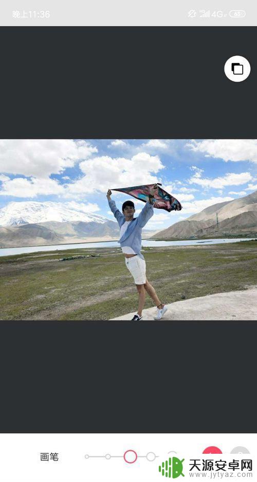 苹果手机照片后面的人怎么消除 怎么利用修图软件消除图片里的多余部分