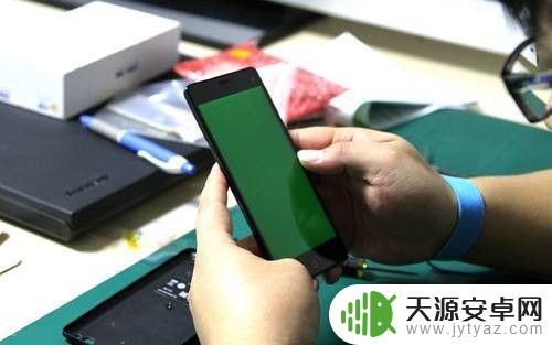 手机音量莫名其妙变小 手机扬声器突然没有声音了怎么办