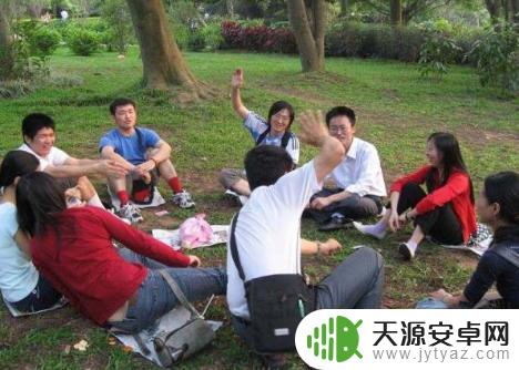适合四到五个人玩的聚会游戏 五人玩的简单聚会游戏有哪些互动性强的