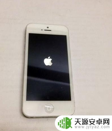 如何防止手机掉入马桶里 手机掉马桶怎么救