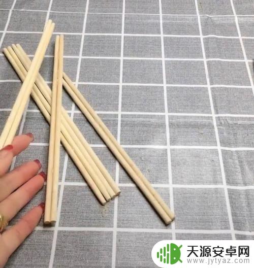 用筷子怎么叠手机 一次性筷子DIY手机支架制作教程