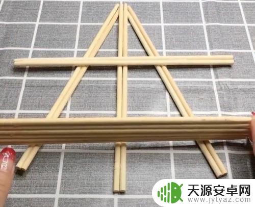 用筷子怎么叠手机 一次性筷子DIY手机支架制作教程