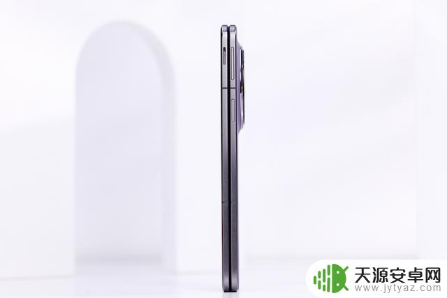 三款热销大折叠手机推荐：轻薄设计，性能出众