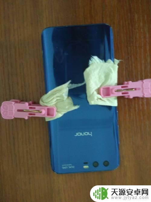 手机后壳鼓包怎么办 华为手机后壳起泡