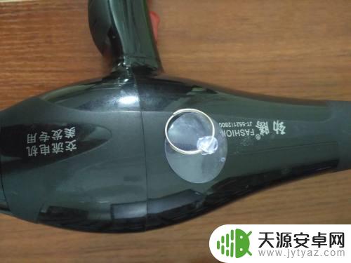 手机后壳鼓包怎么办 华为手机后壳起泡