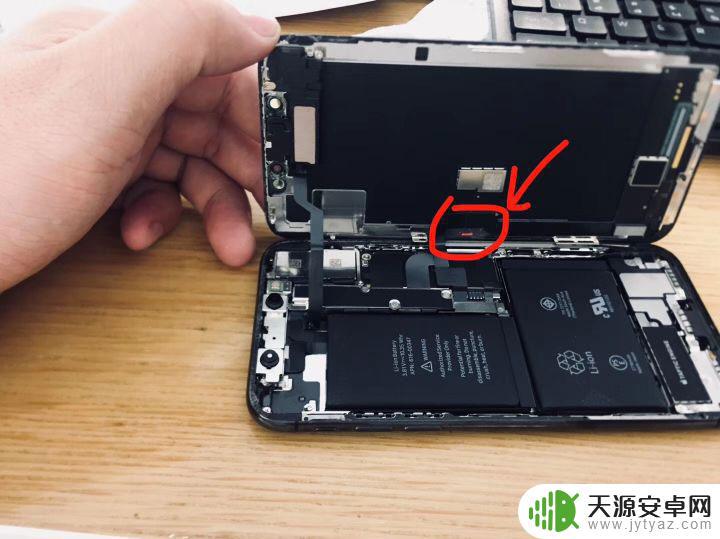 如何判断苹果手机进水 苹果官方如何检测 iPhone 进水