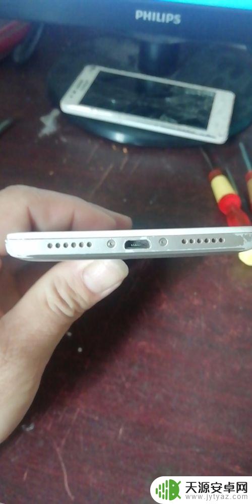 儿童手机怎么拆机 手机拆机教程分享