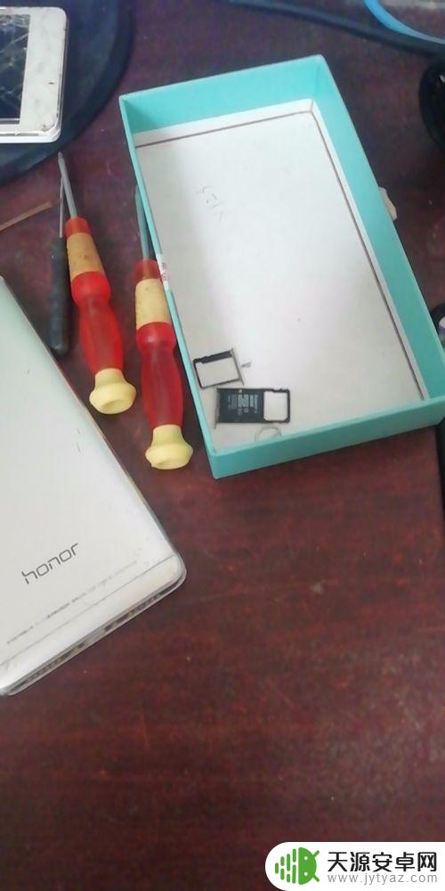 儿童手机怎么拆机 手机拆机教程分享