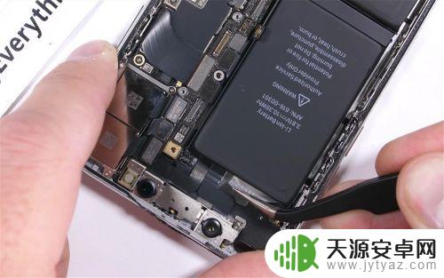 苹果手机电池在哪个位置 iPhone X自己换电池教程