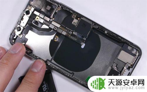 苹果手机电池在哪个位置 iPhone X自己换电池教程