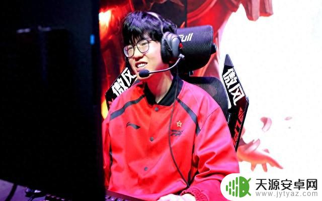FPX无缘季后赛,jiejie刚复出便遭淘汰:没打好,对不起